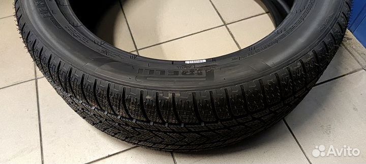 Pirelli Scorpion Winter 295/35 R21 107V