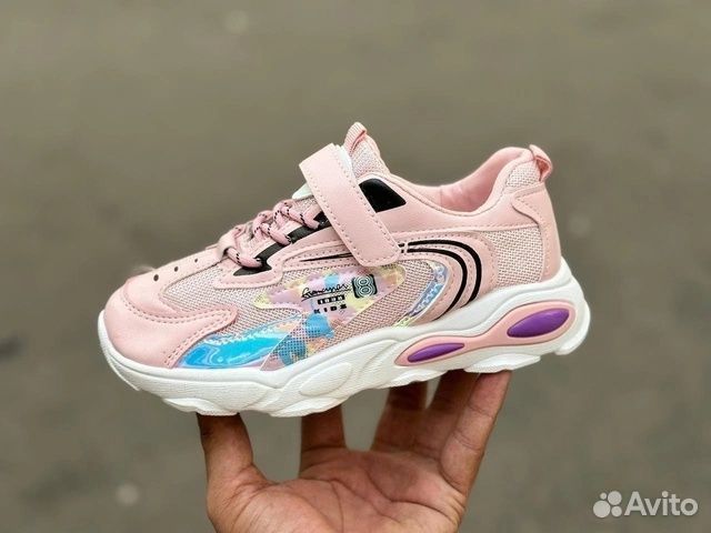 Кроссовки новые