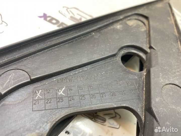 Направляющая стекла двери передняя левая Bmw 335I