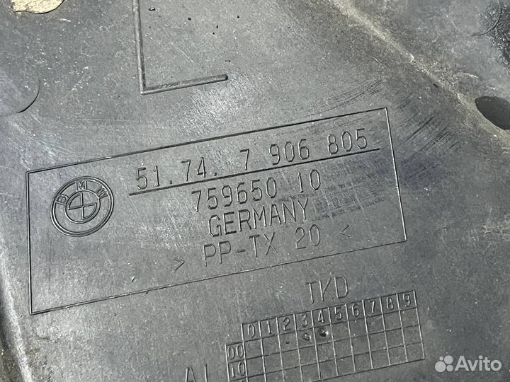 Нижняя часть воздуховода тормозов левого M Tech BM