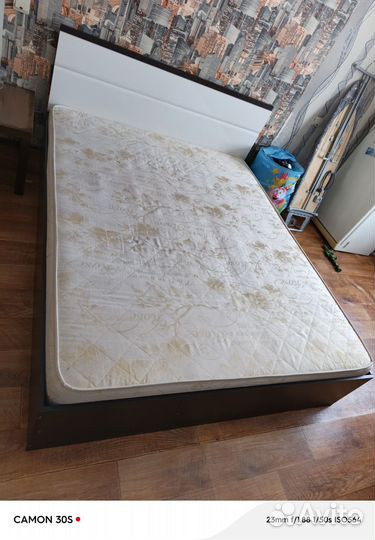 Кровать с матрасом 140 200 бу