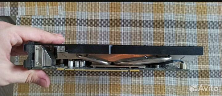 MSi Radeon R9 270 2G