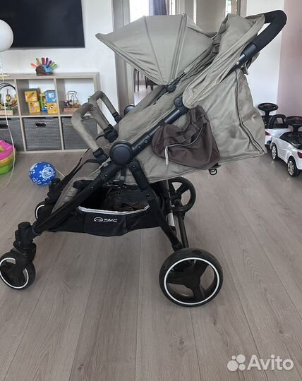 Коляска прогулочная для двойни