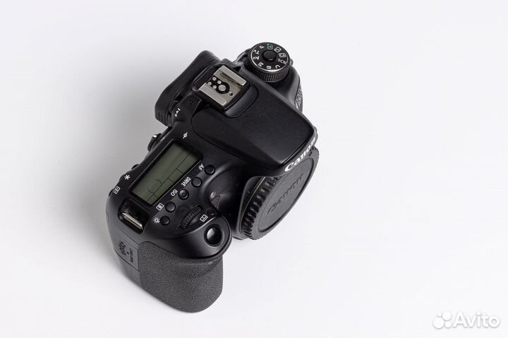 Продам Canon 70D (body/kit)