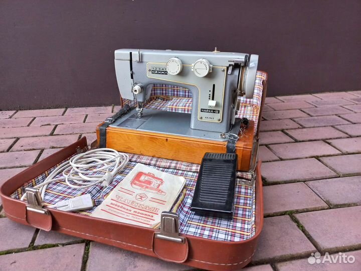 Швейная машинка чайка 3