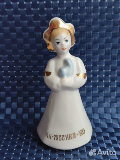Статуэтка Фарфор Катюша Фестиваль 1985 год Москва
