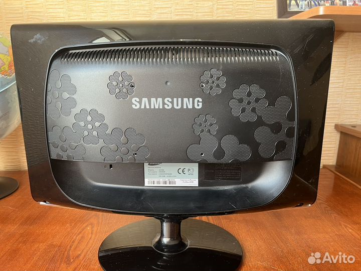 Монитор Samsung