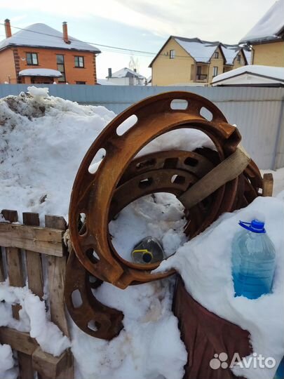 Чугунный люк на дорогу/заезд/площадку