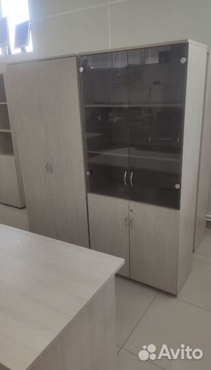 Комплект офисной мебели стол + шкафы