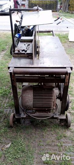 Циркулярный распиловочный станок