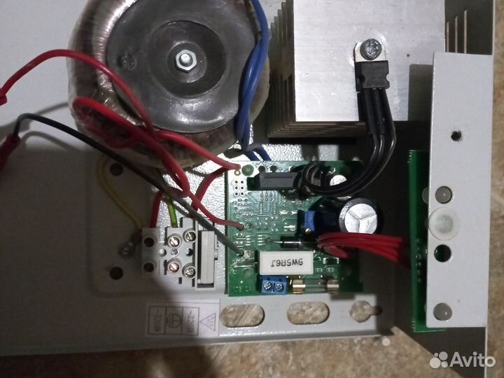 Блок бесперебойного питания