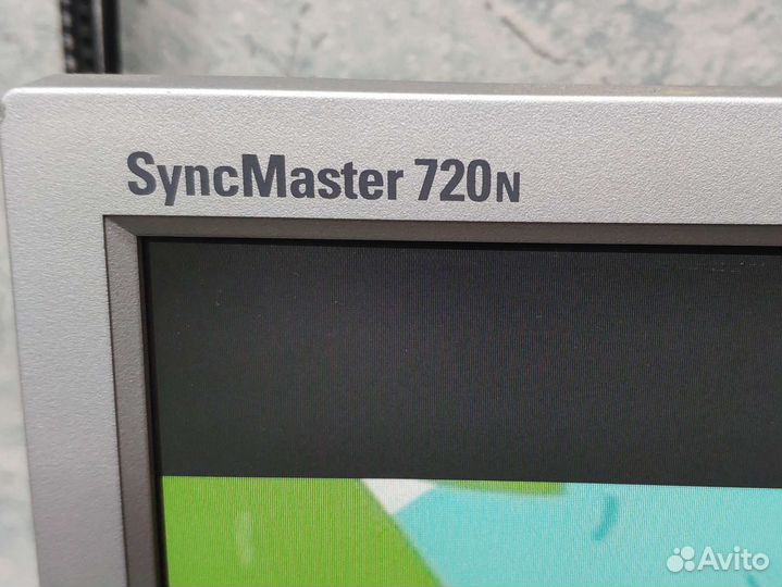 Монитор 17 дюймов Samsung 710N / VGA