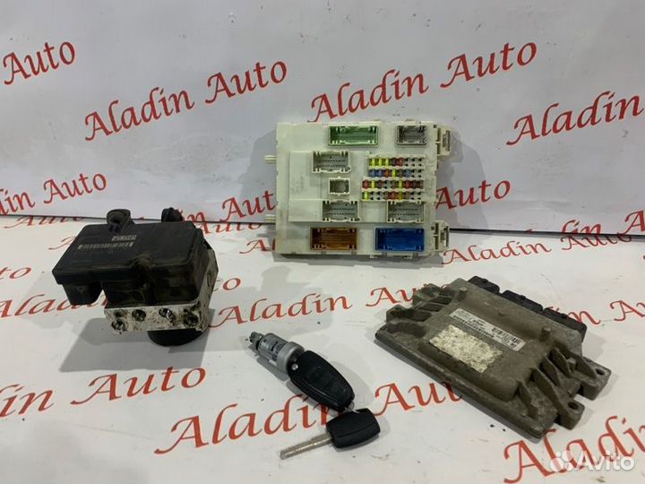 Блок управления двигателем Комплект Ford Focus 3