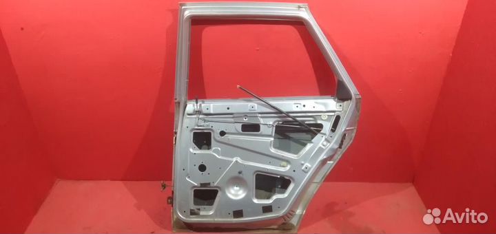 Приора дверь задняя правая под ремонт мятая