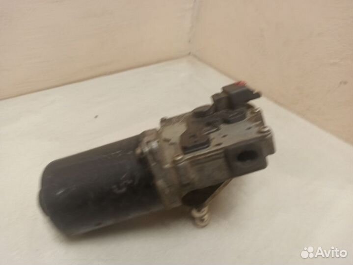 Моторчик стеклоочистителя передний