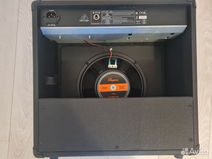 Гитарный комбоусилитель Behringer ha-40r