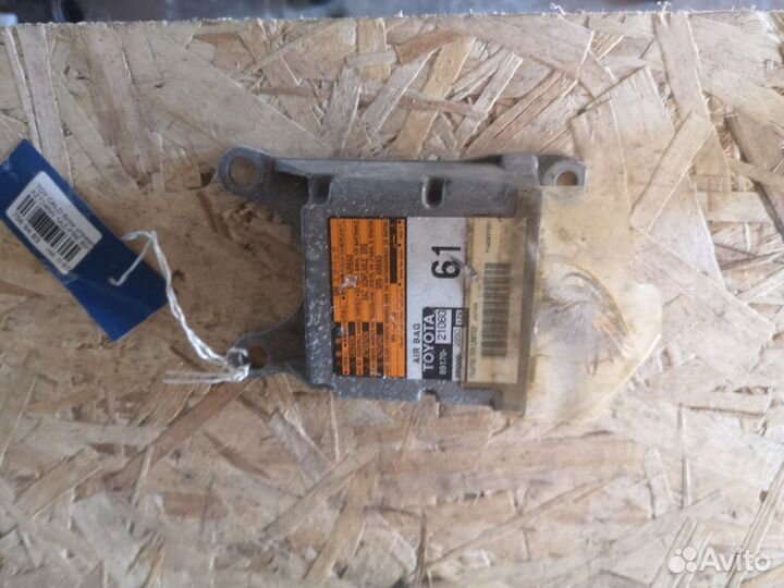 Блок управления air bag Toyota Caldina AZT246W
