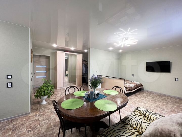 2-к. квартира, 60 м², 8/10 эт.