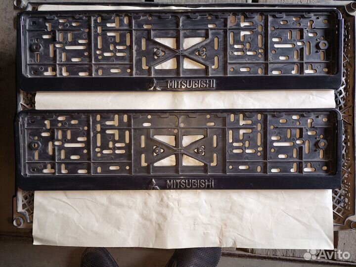 Рамка для автомобильного номера