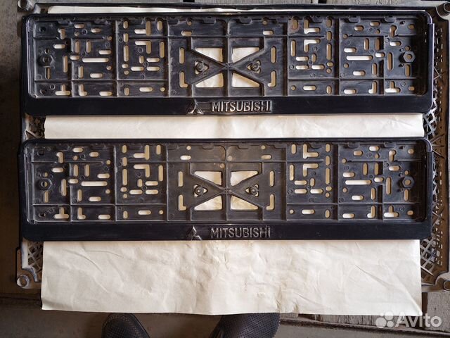 Рамка для автомобильного номера