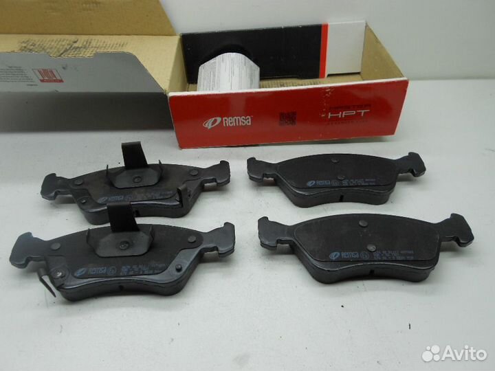 Toyota Avensis T220 Колодки Передние комплект