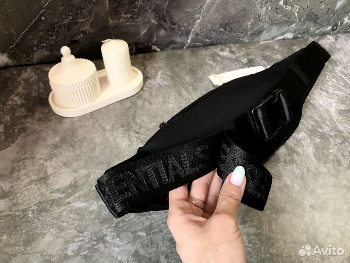 Мужская сумка поясная essentials черная новая