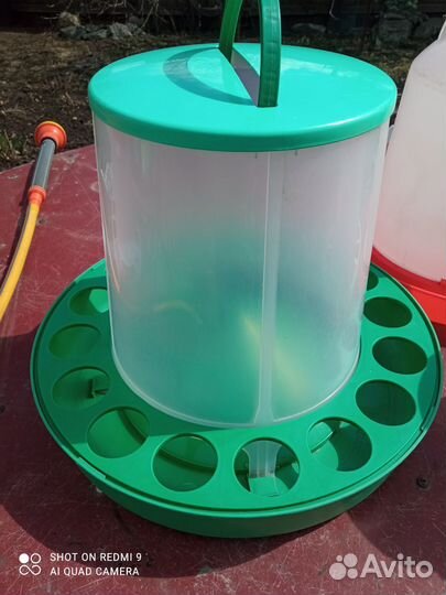 Кормушки и поилки для кур и цыплят