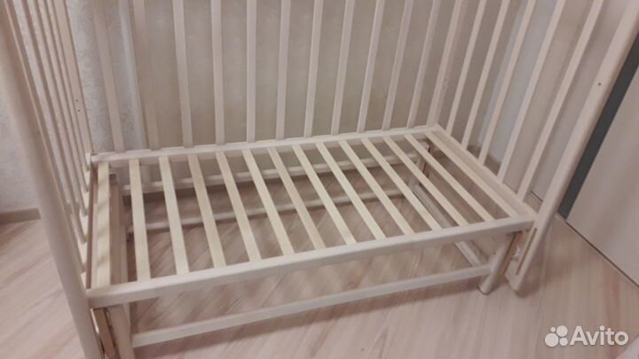 Детская кроватка с матрасом