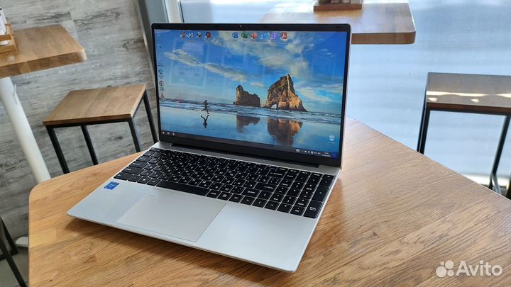 Ноутбук новый в пленках 16GB+SSD M.2 15.6 IPS