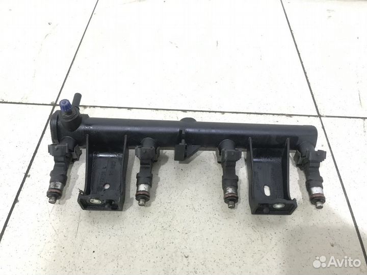 Рейка топливная Пежо 307