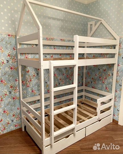 Кровать Двухъярусная массив
