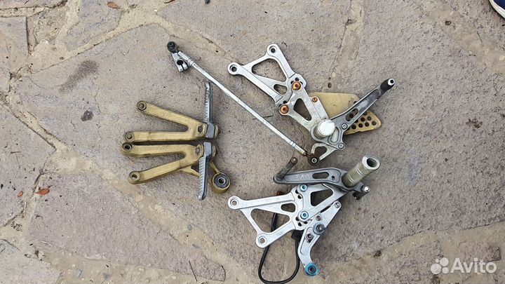 Подножки / кронштейн Yamaha YZF-R1 Ямаха Р1 98-01