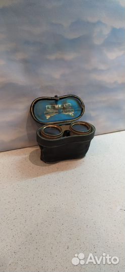 Бинокль театральный в оригинальном футляре, латунь