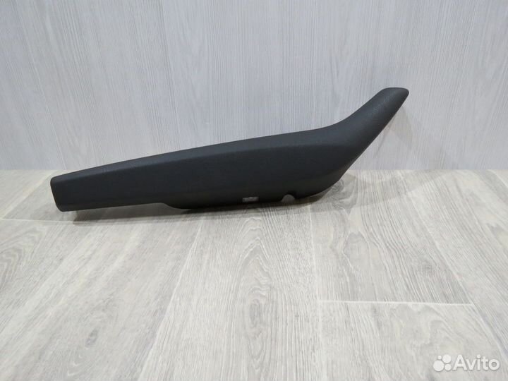 Подлокотник передний левый в сборе Audi Q7 4M