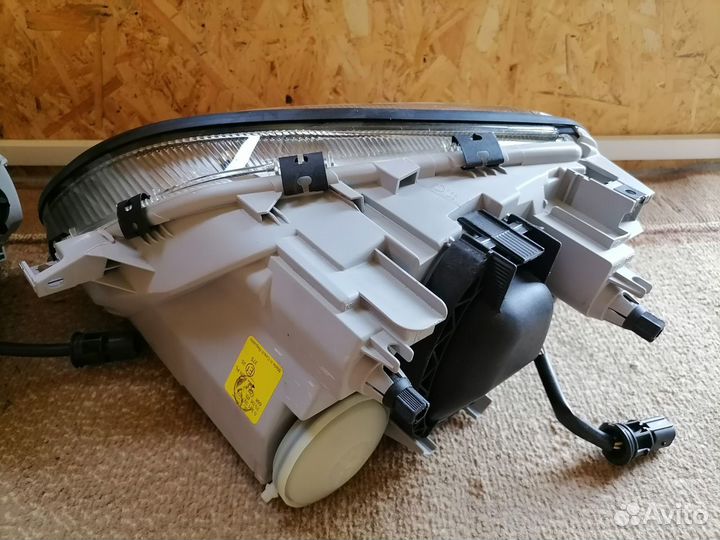 Фара правая Mercedes Benz SLK W170