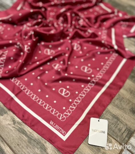 Шелковый платок шаль Valentino фуксия
