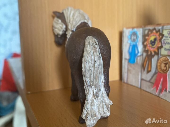 Лошадь schleich