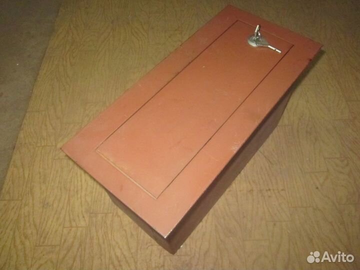 Сейф металлический