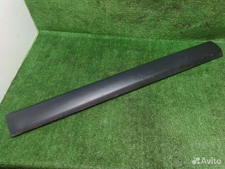 Молдинг передней левой двери Renault Sandero 1