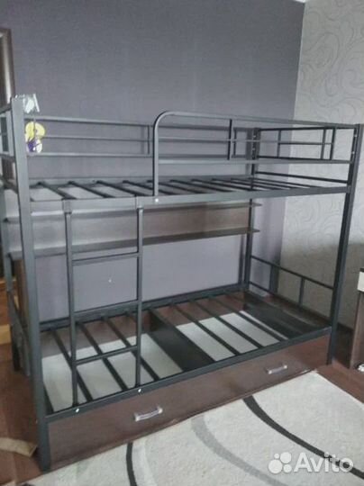 Двухярусная кровать фабричная