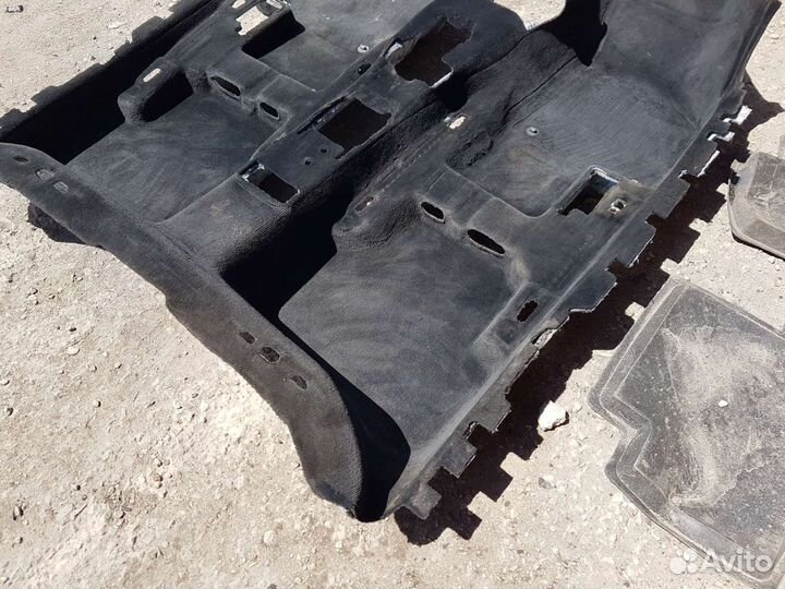 Пол салона volkswagen passat B6