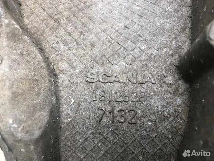 1912829 Кронштейн кабины передний правый Scania