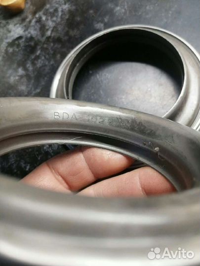 Подшипник опоры стойки лев/прав SKF BDA1029 Skf