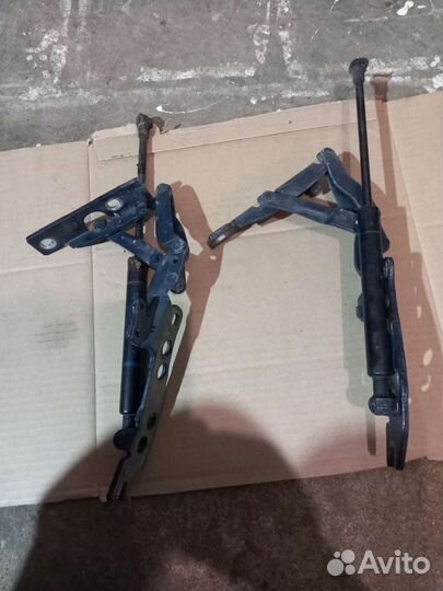 Петля капота BMW E39