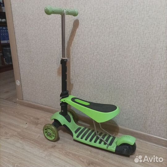 Самокат детский с сиденьем