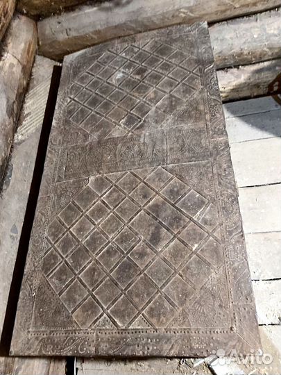 Сундук старинный деревянный