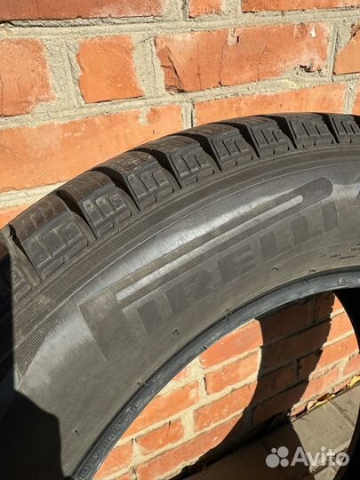 Pirelli Ice Zero FR 235/60 R18 107H