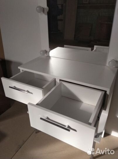 Новый стол визажиста от производителя