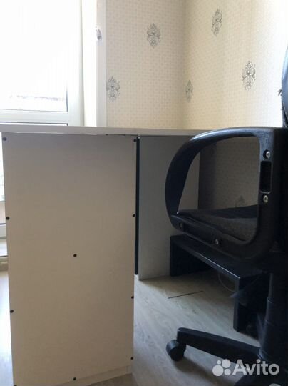 Письменный стол