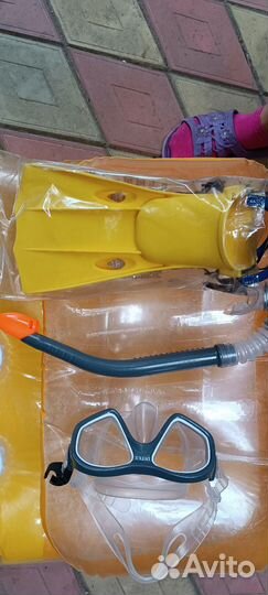 Круг для плавания, маска, трубка, ласты, матрас